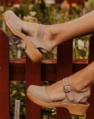 Women's Closed Toe Platform Sandals Women's Closed Toe Platform Sandals