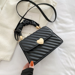 Women Handbags Fashion Chain Shoulder Bags With Love Metal Design Women Handbags Fashion Chain Shoulder Bags With Love Metal Design