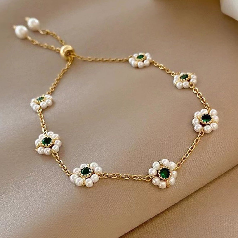 Blossom Pearl Bracelet – A Touch of Elegance & Grace! 